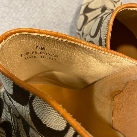 Coach Signature Clogs - Picture 5 of 8